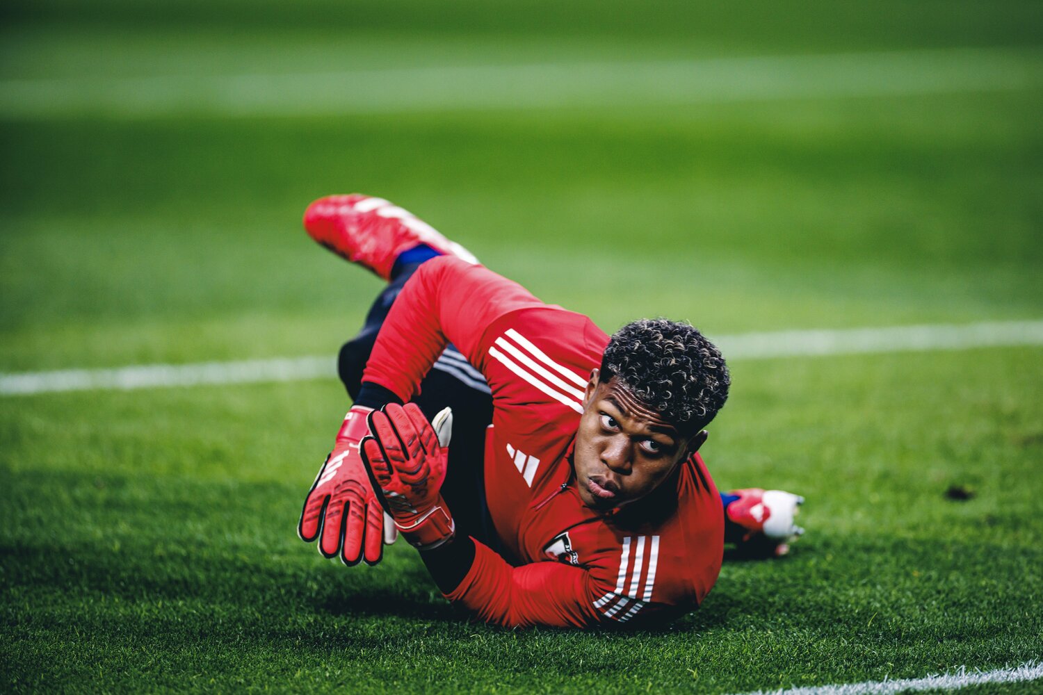 現状で久保以外で“五輪当確のパリ世代”は鈴木彩艶だけか　©Kiichi Matsumoto