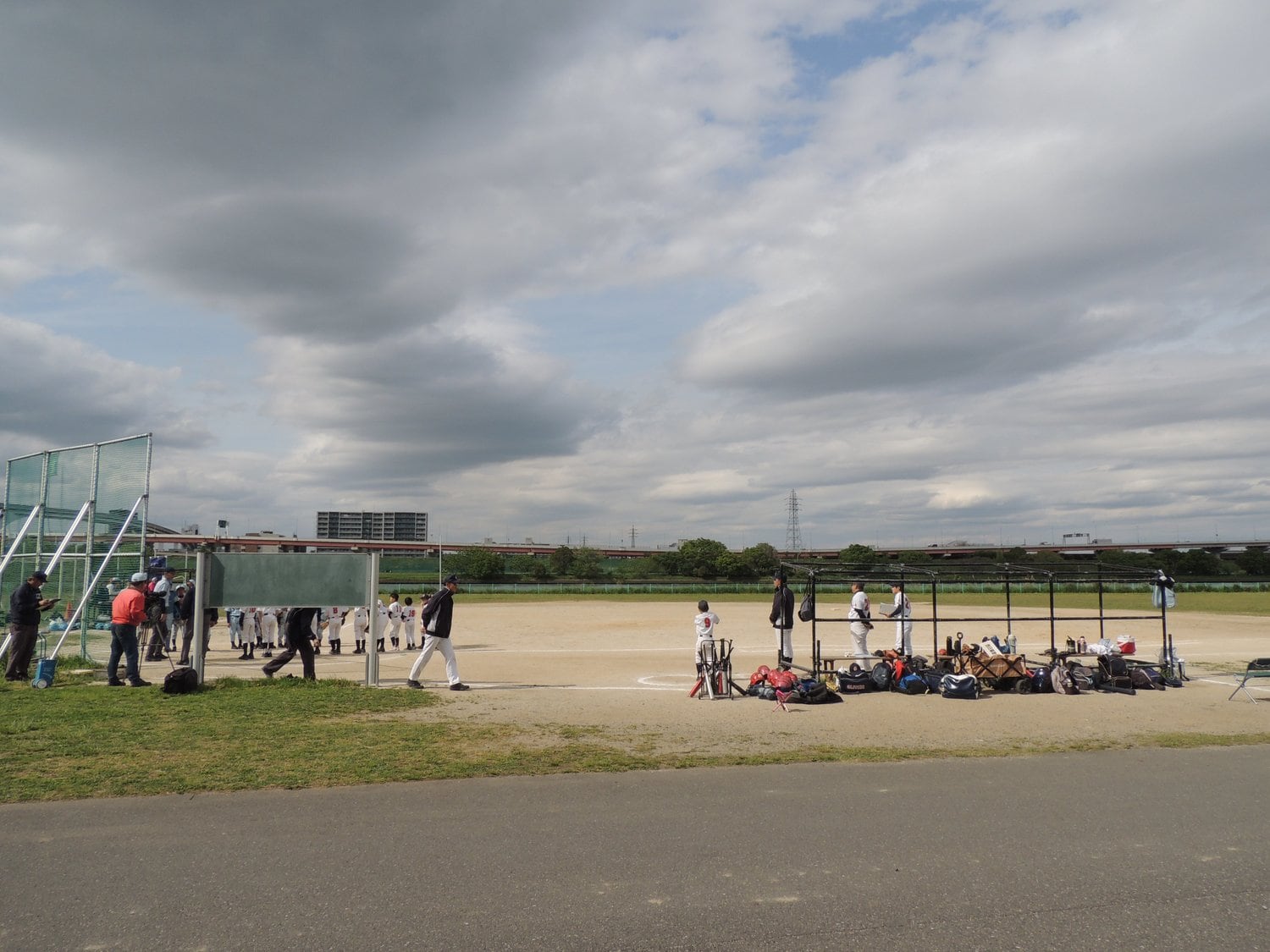 山崎康晃が育った荒川の河川敷※書籍より転載