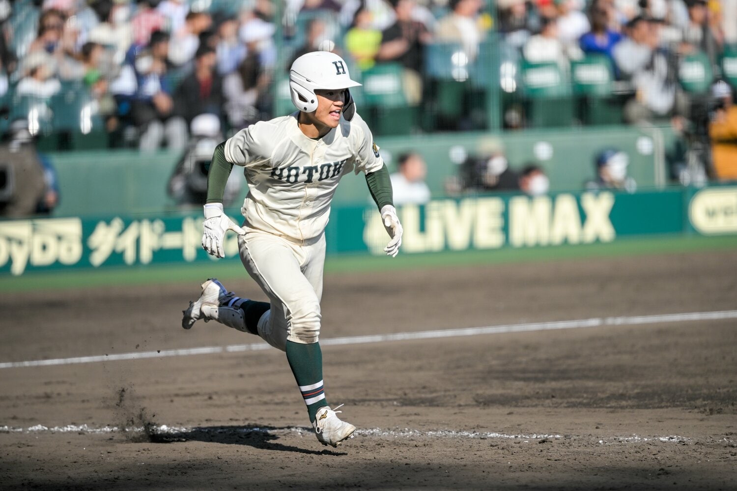 センバツでヒットを量産した林純司　©Nanae Suzuki