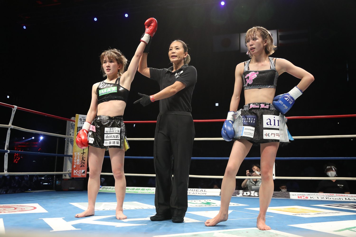 MIO（左）と菅原　©Takao Masaki