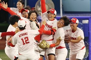 「上野由岐子は右手では握手しない」の噂は本当だった　“13年ぶり金”のソフトボール、28年ロス五輪での復活はあるか？