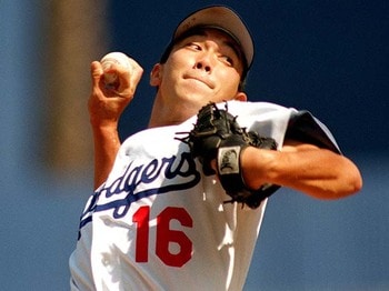 MLB大低迷を救ったのは野茂英雄26歳だった…当時の報道から探る“フィーバー”の真相「荒廃していた野球界に旋風を起こしている」＜Number Web＞ photograph by Getty Images