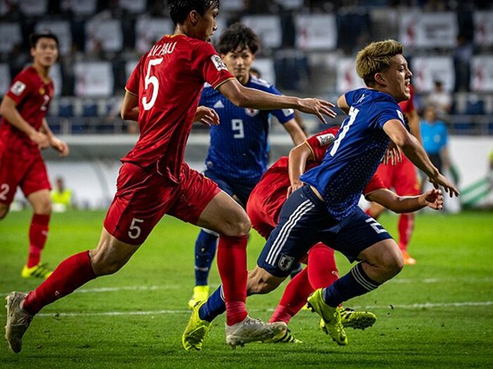 森保Jの攻撃には大迫勇也が不可欠。連動性が高まらぬ攻撃を1人で改善。＜Number Web＞ photograph by Takuya Sugiyama