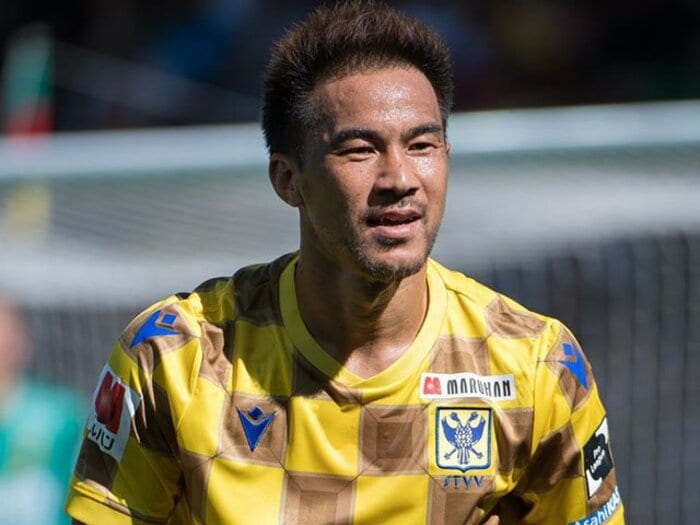 「W杯落選にちゃんと落ち込んだ」FW岡崎慎司36歳は今、何してる?「インサイドハーフにトライして」「期待するのは鎌田大地と…」<Number Web> photograph by STVV