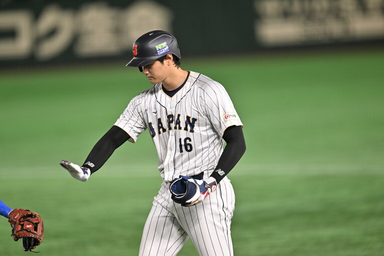 セーフティバント後の大谷翔平　©Naoya Sanuki