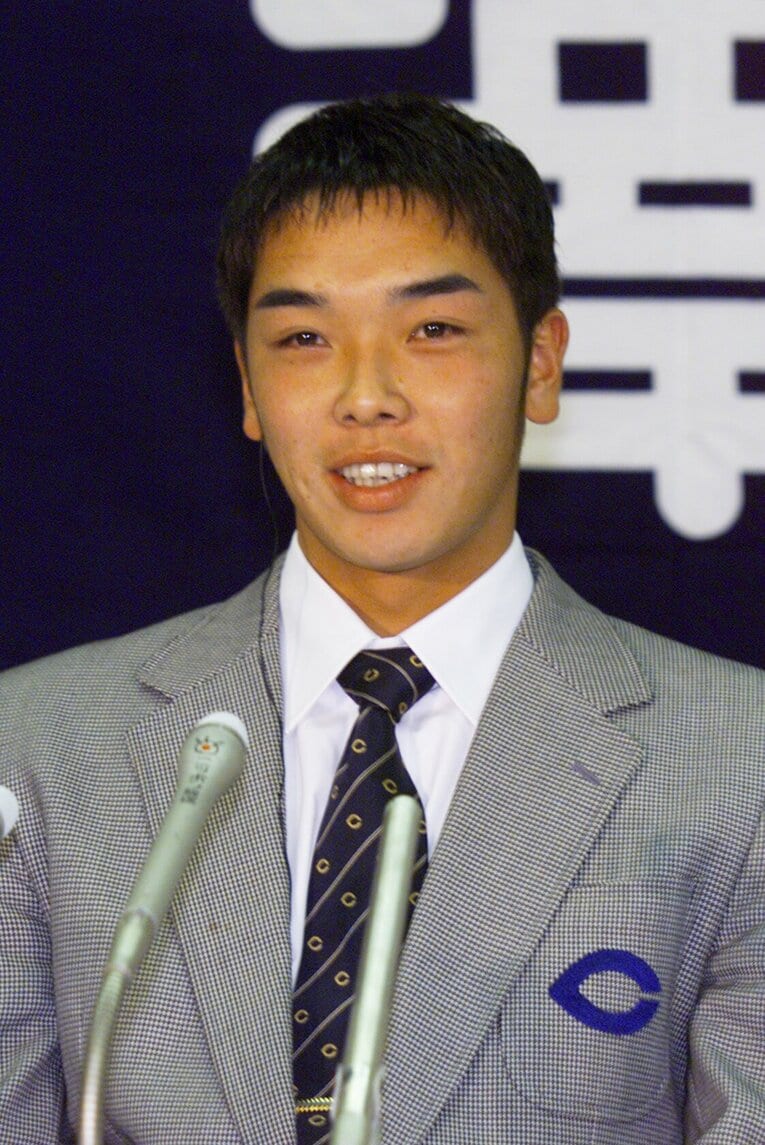 2000年ドラフト1位（逆指名）、中央大から巨人に入団した阿部慎之助　©JIJI PRESS