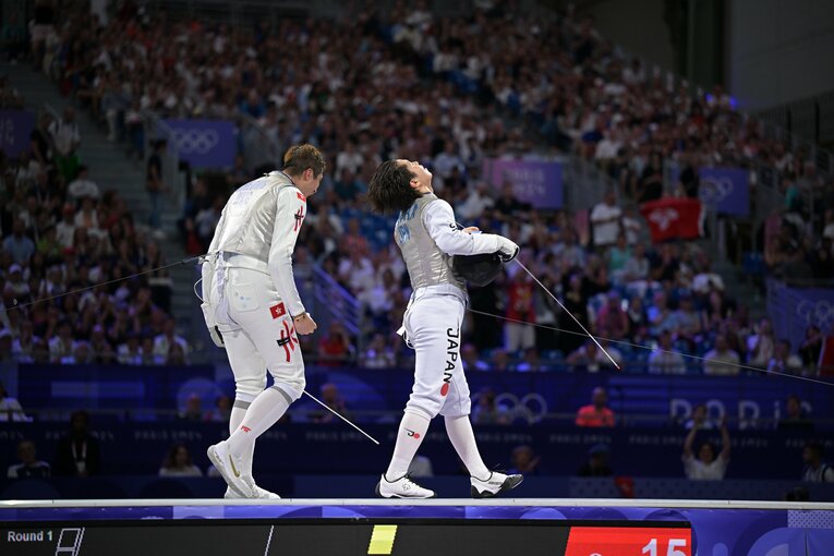 男子フルーレ個人準決勝、飯村一輝vs.張家朗　©Takuya Kaneko/JMPA