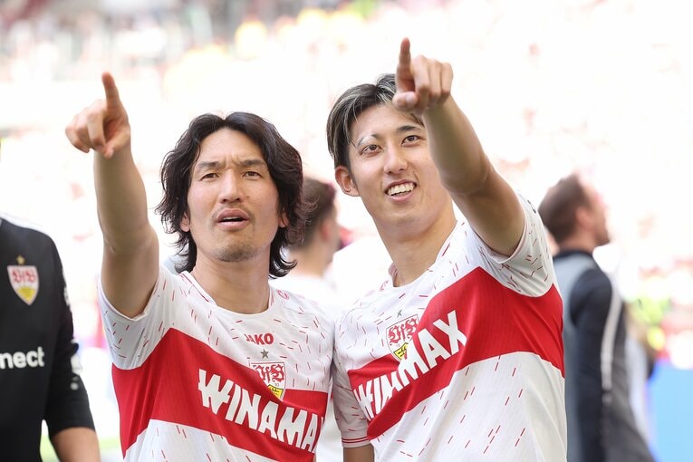 23－24シーズン終了後、原口と　©Getty Images