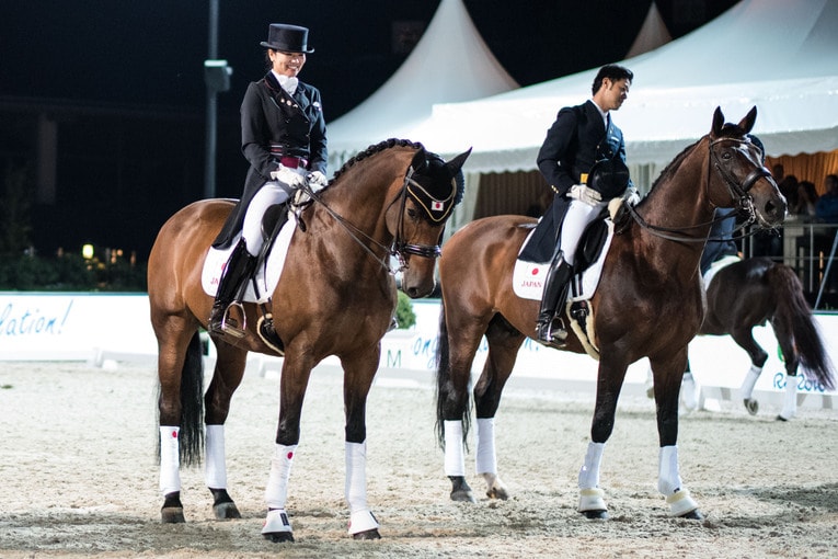 リオデジャネイロオリンピック地域予選 CDI3* Perlで表彰される茜ら代表メンバー