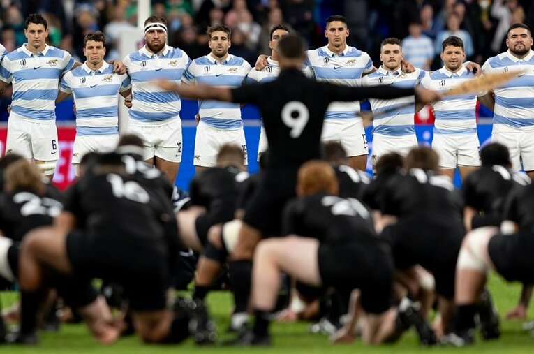 日本との激闘を制し、その後準決勝でオールブラックスと対戦したアルゼンチン代表。彼らのような存在がラグビーを世界的競技にするのかもしれない ／ photograph by Gaspafotos/MB Media/Getty Images