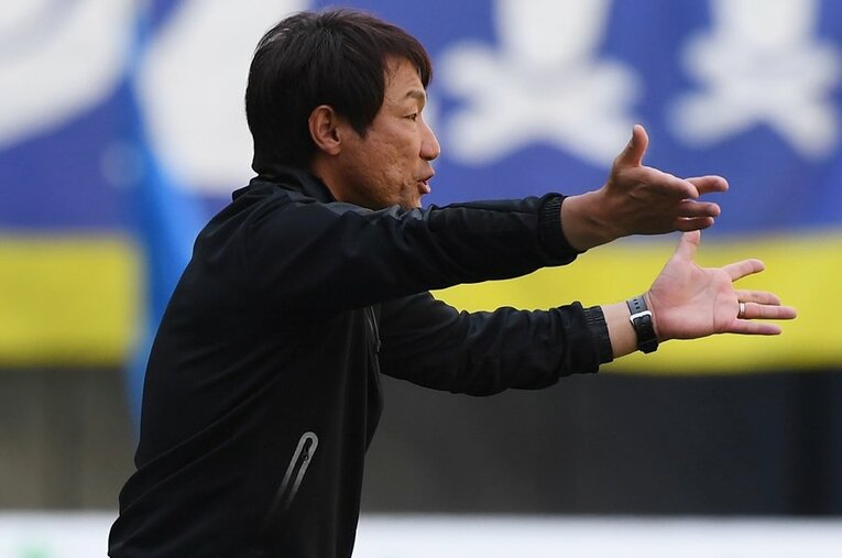 大分トリニータを率いた2017年の片野坂監督　©Masashi Hara/Getty Images