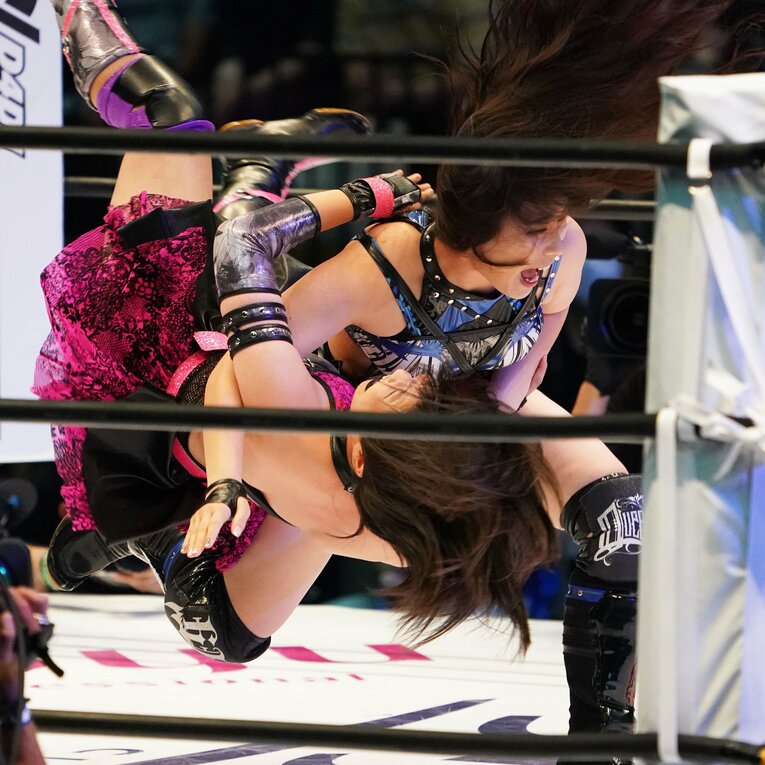 「もし双子じゃなかったら…」“スターダムの女子高生3姉妹”の末妹・妃南15歳に聞く「姉たちに伝えたいこと」《特別グラビア》(40)