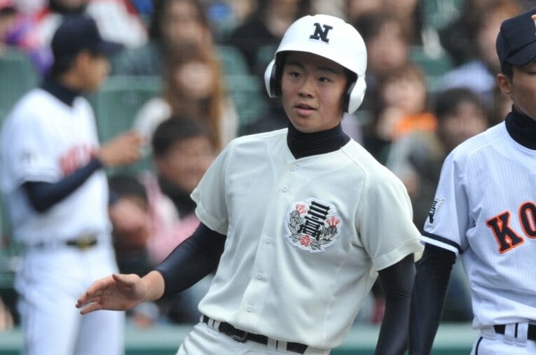 日大三高時代は5番打者としてセンバツ出場も果たし、準優勝投手にもなった山崎福也。当時、父に対し大胆不敵な「プロ入り宣言」をしていたという　©Hideki Sugiyama