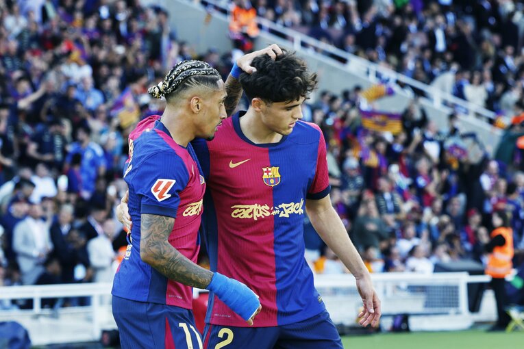 「日本代表戦で解任された監督」がバルサ再建…才能覚醒ヤマル17歳に引退撤回ベテランGKの涙「失点が多くて危うい」のにマドリー撃破2冠のナゼ(18)