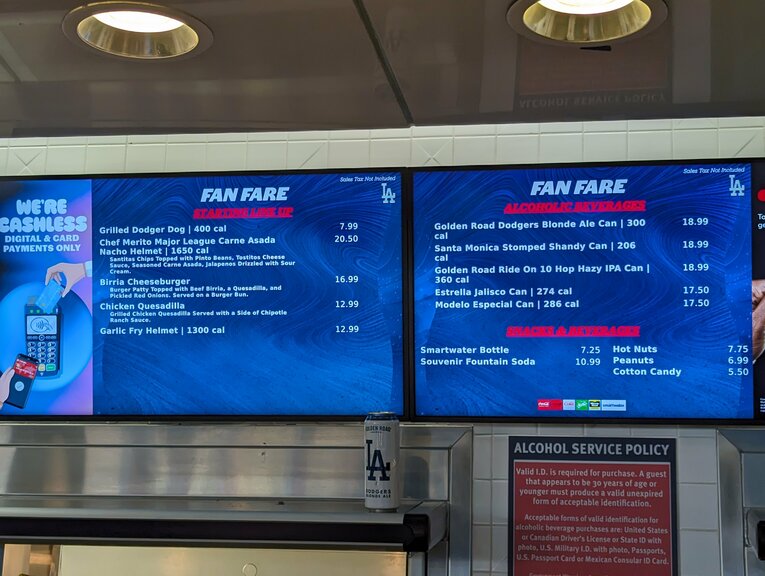 日本円に換算すると何も買えなくなるので忘れるほかない　©Aki