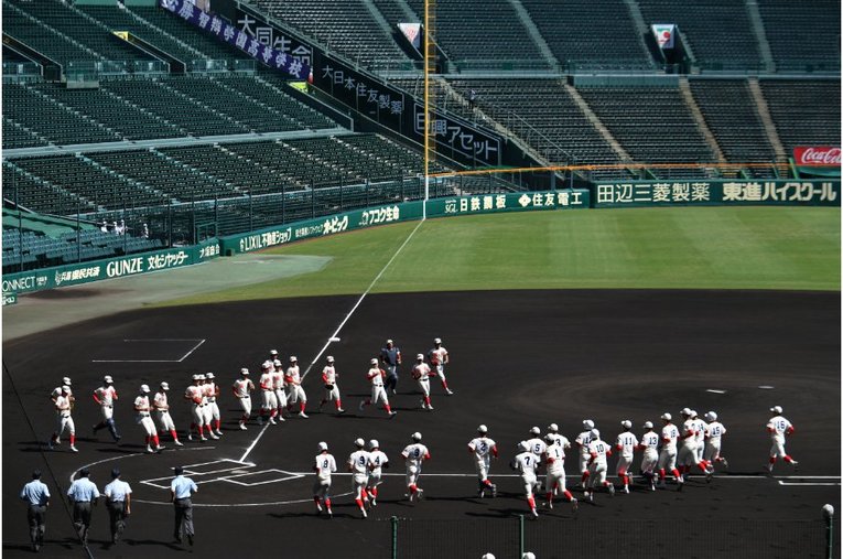 無事「智弁決戦」までたどり着けたのも、阪神園芸のたゆまぬ努力があってこそだ　©Hideki Sugiyama