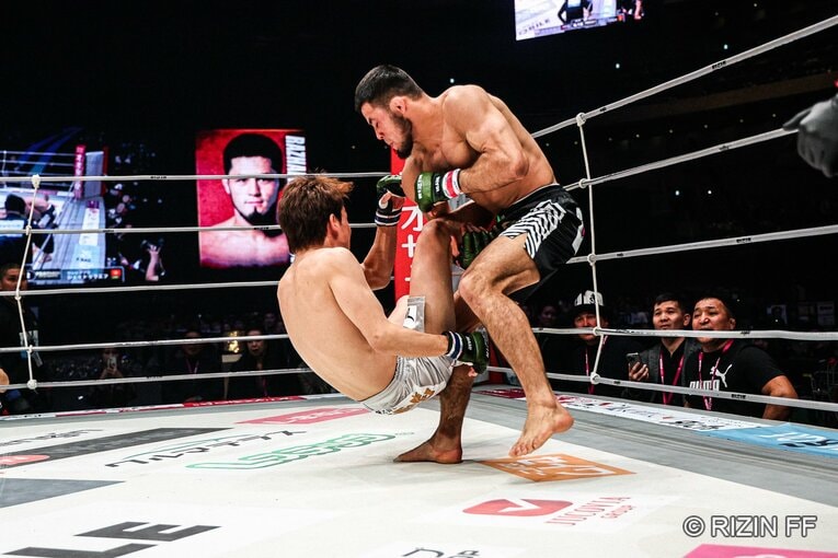 朝倉未来vsシェイドゥラエフ【スワイプするとそのほかの写真もご覧になれます】　©RIZIN FF