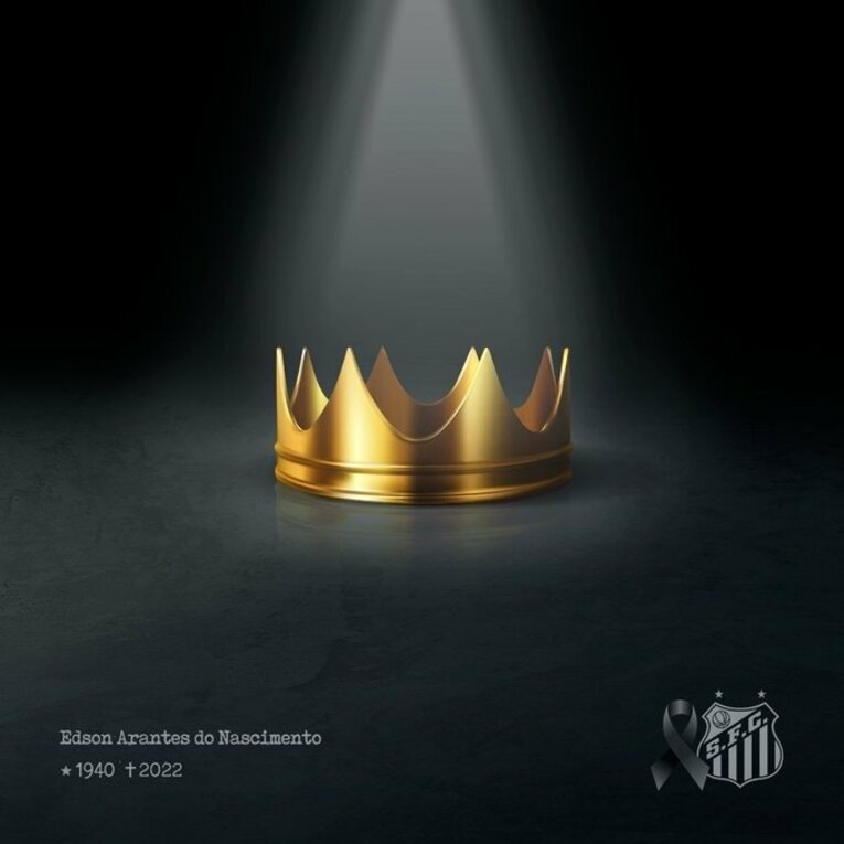 ペレが長年プレーしたサントスのHP。クラブは、7日間喪に服すると発表した　©Hiroaki Sawada