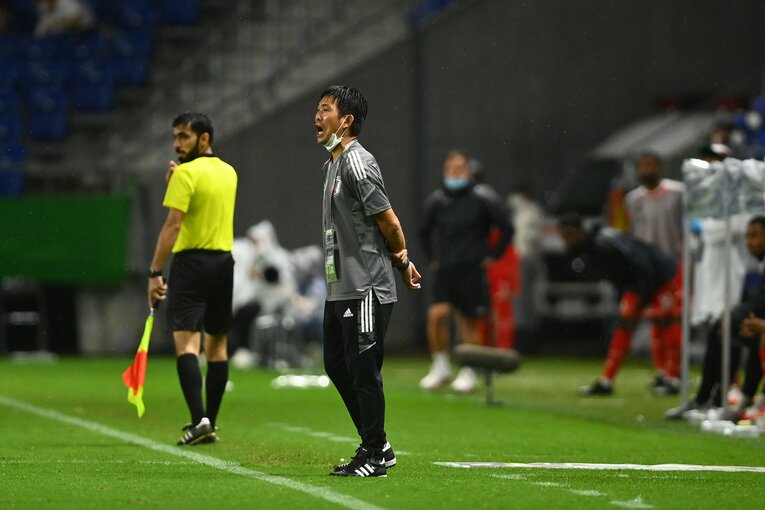 9月2日に行われた前回のオマーン戦で指示を出す森保監督　©JMPA