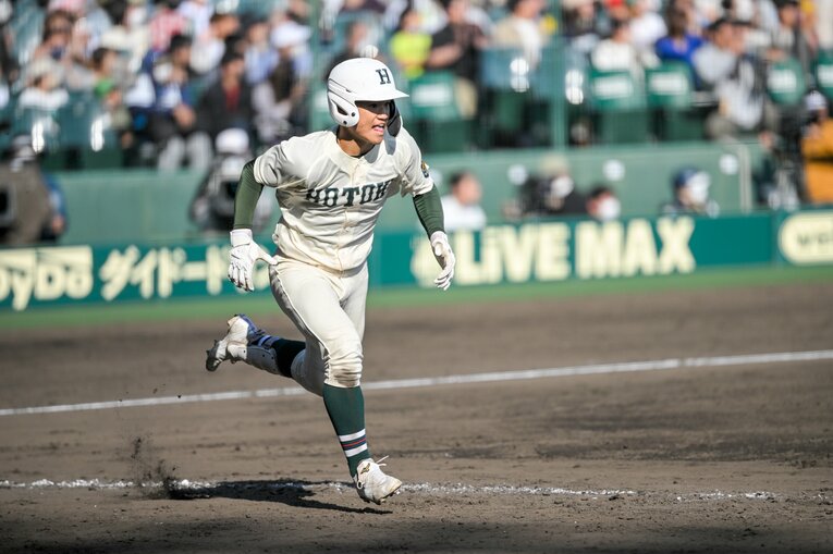 センバツでヒットを量産した林純司　©Nanae Suzuki