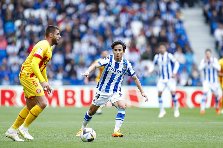 久保建英PK獲得＋シルバに絶妙アシストもドローに落胆　だが翌朝「クボ表紙の新聞」を持った地元のおじさんが…カメラマンは見た(23)