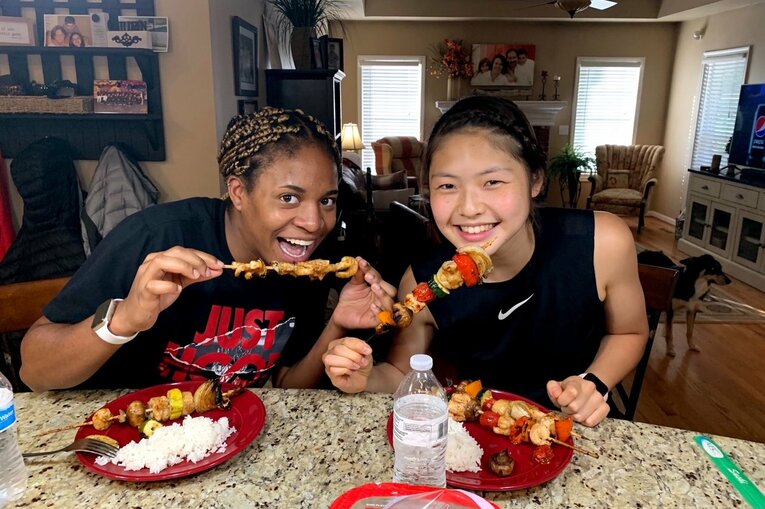 U19ワールドカップ2019ではカナダ代表として今野ら日本代表と対戦したこともある、1年生のメリッサ・ラッセルと　© University of Louisville Athletics