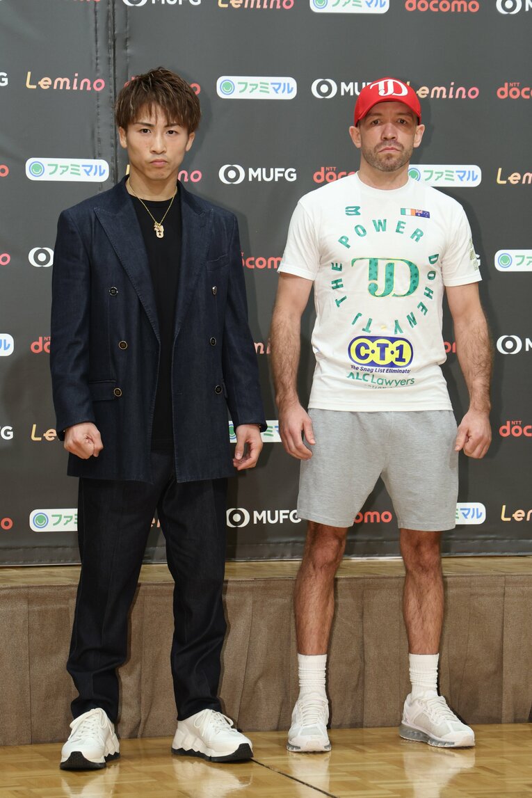 会見で顔を合わせた井上尚弥とTJ・ドヘニー　©︎JIJI PRESS