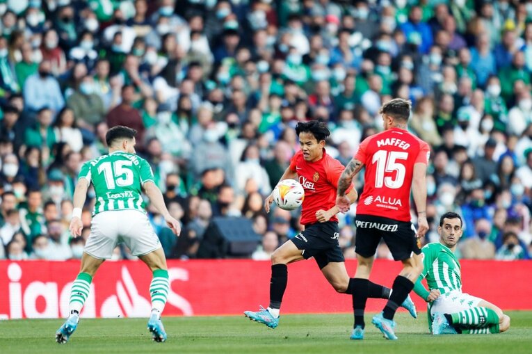 森保監督が久保建英をスペインまで見に来たのに…45分で交代　カメラマンが「終盤までいれば」と心残りを感じた理由(10)