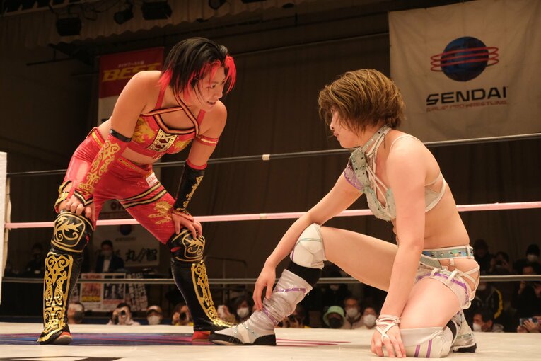 水着グラビアも披露のアイドル路線から急転換…素顔は“オラオラ”、スターダムのベルトも獲得した岩田美香の渇望「総合格闘技かキックにも」(112)