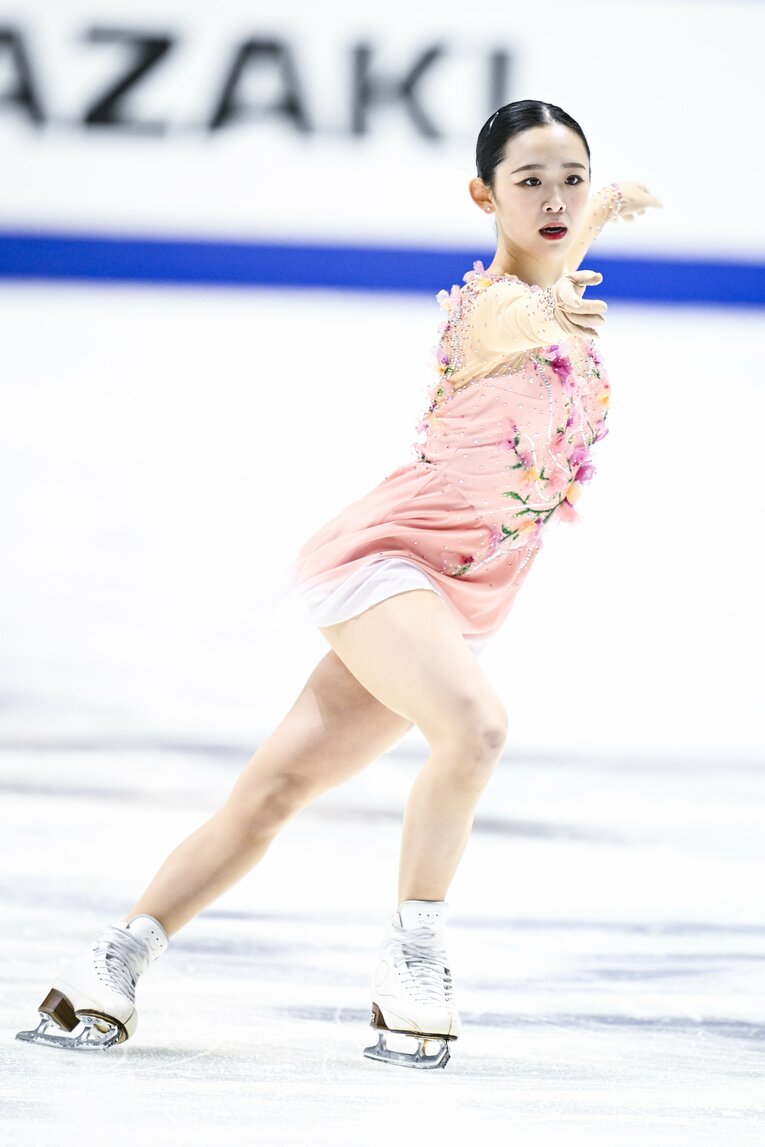 全日本選手権で演技を行う青木祐奈【スワイプするとその他の写真もご覧になれます】　©Asami Enomoto