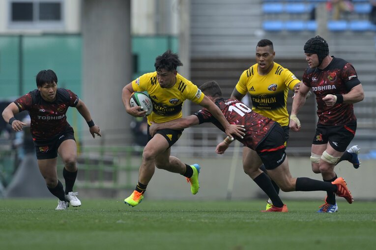今季からサントリーの主将に就任した中村亮土。豪華なタレントが揃うチームの中で、気の利いたプレーぶりが目立っている　ⒸKoki Nagahama/Getty Images