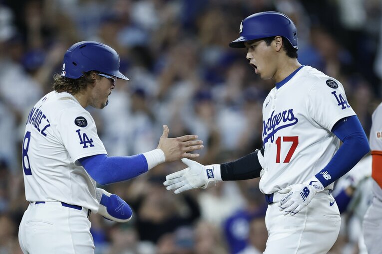 53号後、キケと握手　©Getty Images