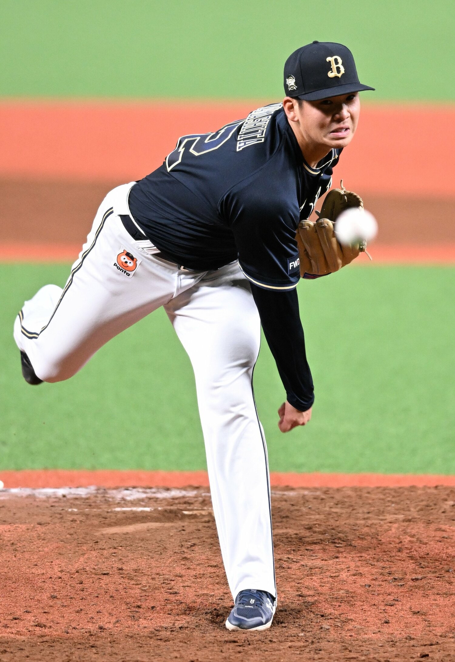 球種はストレートかカーブ、稀にフォーク。分かっていても打者は打てない　©︎JIJI PRESS