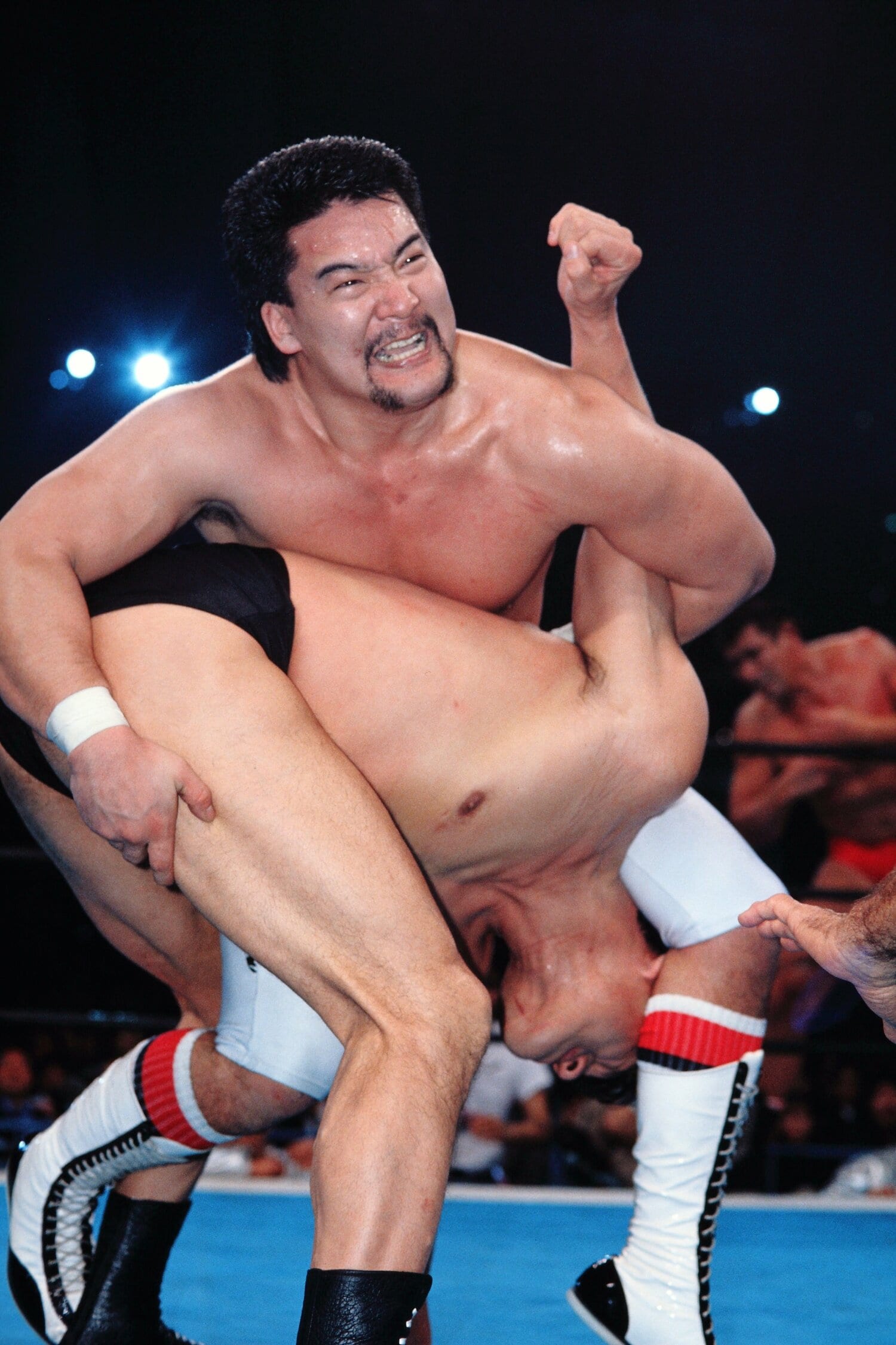 1990年2月10日、アントニオ猪木vs蝶野正洋　©︎Yukio Hiraku/AFLO