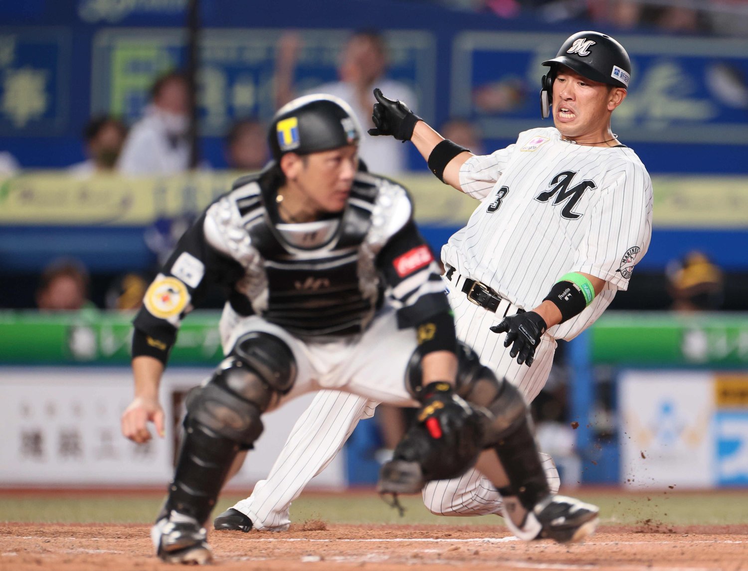 ロッテなどのしぶとい戦いぶりもあり、ソフトバンクも前半戦はやや苦しんだ　©JIJI PRESS