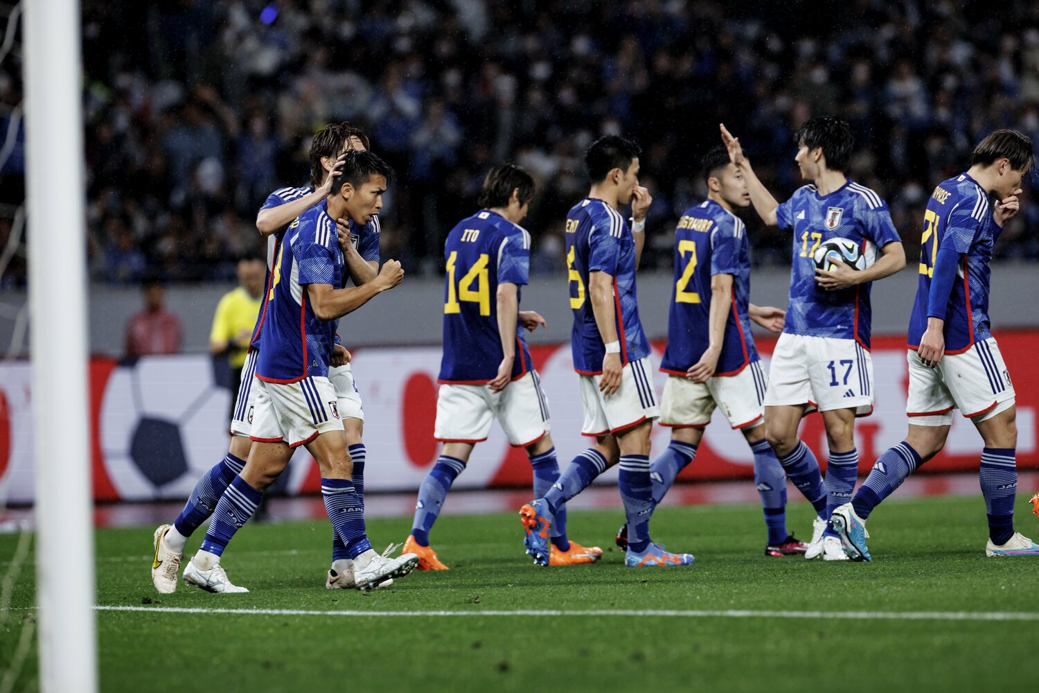 ウルグアイ戦の日本代表　©Kiichi Matsumoto/JMPA