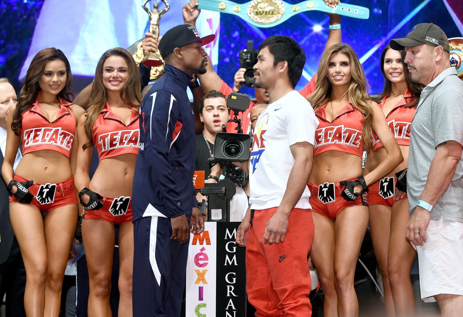 フロイド・メイウェザー・ジュニアとの対決は「ボクシング史上最大のメガマッチ」とも謳われた