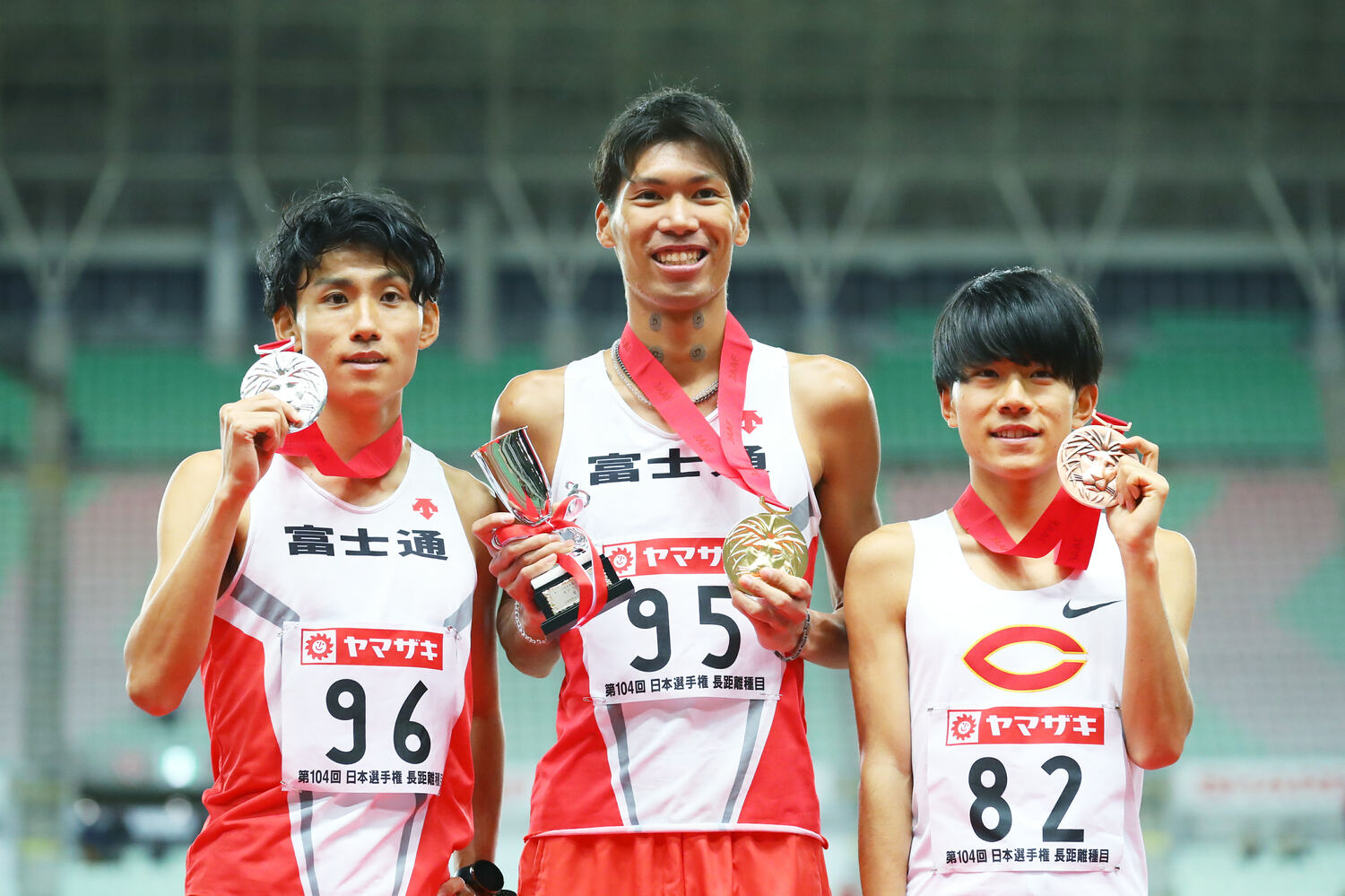 2020年12月の日本選手権。社会人を相手に3位入賞、13分25秒87でU-20記録を再び更新する。東京五輪をかけた半年後の日本選手権も好走が期待された ©AFLO