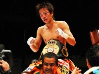 違和感があった長谷川穂積の世界戦。フェザー級転向で生じた誤算の中身