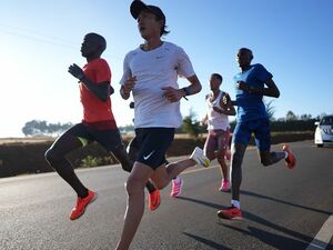 「東京五輪の聞きたくない情報を排除したかった」マラソン代表・大迫傑はケニアで合宿中…紙の練習日誌をつける日々