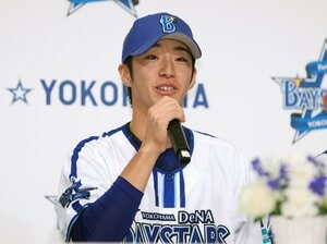 昨年のドラフトで横浜から1位指名されたENEOSの度会隆輝。大卒投手に逸材が多いと言われた年だけに、社会人野手の1位指名には驚きの声も