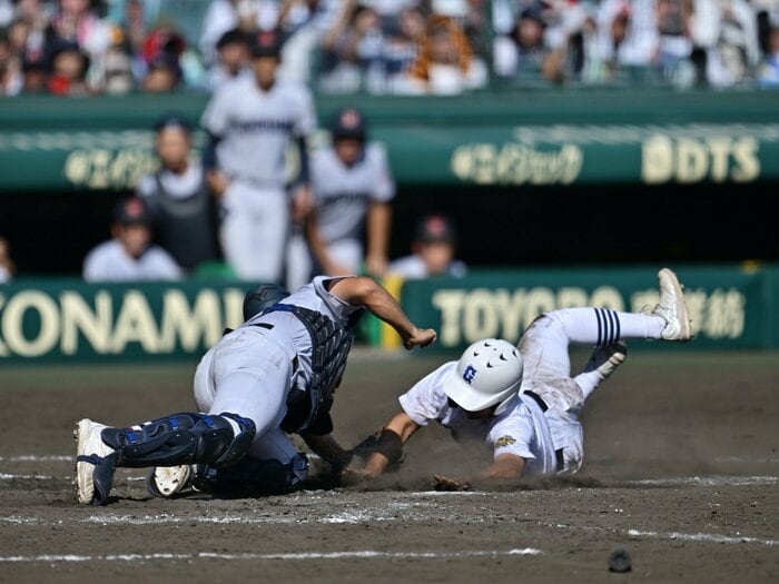 甲子園「今大会最高の名勝負」で横浜が見せた“日本野球の真髄”とは何か？ 見逃されがちな「高度な守備戦術」vs県岐阜商の打力の攻防を振り返る＜Number Web＞ photograph by Hideki Sugiyama