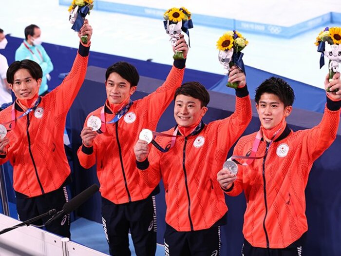 “内村のいない”体操日本代表は世界の頂点にどう近づいた? 1年前に「3番手」と評された“平均21.5歳の4人”の急成長<Number Web> photograph by Ryosuke Menju/JMPA