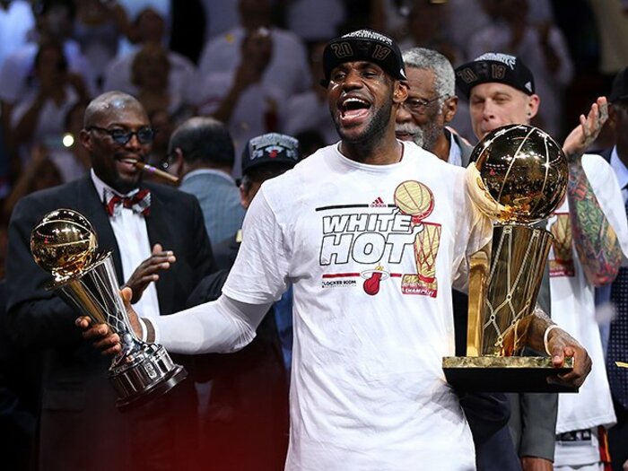 神様との隔たり。～ジョーダンが大舞台で残した実績～＜Number Web＞ photograph by Getty Images