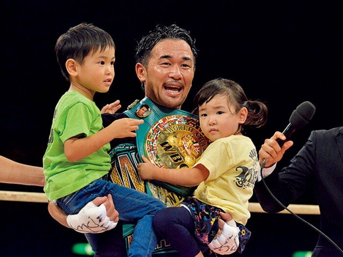 「明白な決着」をつけた山中の今後の試合が楽しみな理由。～具志堅本人が「きっと抜くよ」と断言～＜Number Web＞ photograph by Tomoaki Yanomori