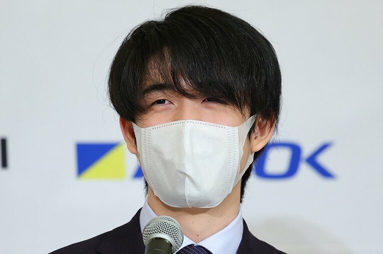 19歳にして順位戦A級昇級を決めた藤井聡太五冠 ／ photograph by JIJI PRESS