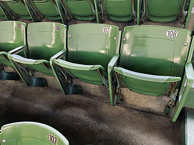 改修直前、思い出の“西武球場”へ。野球は儚く変わっていくものだから。(4)