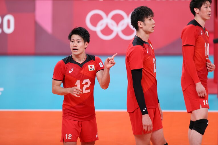 五輪ベスト8、ポーランド移籍、そして結婚も…転機の1年を過ごしたバレー代表セッター関田誠大が語った2022年の目標とは？(10)