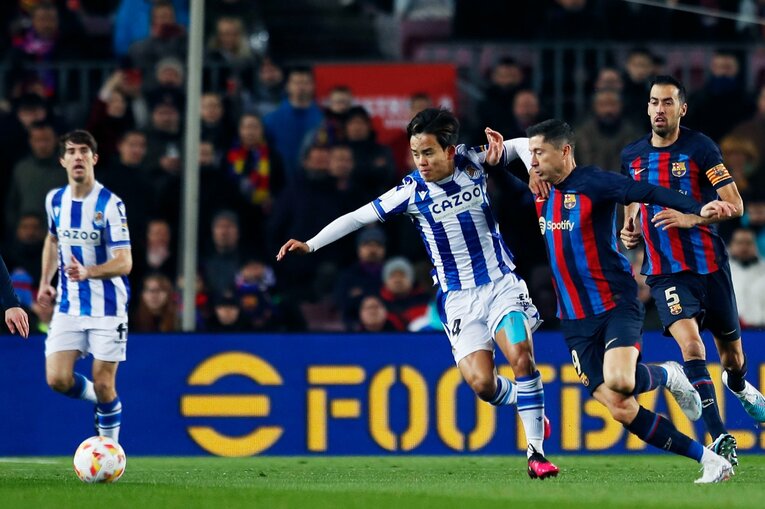 「クボのことは知ってるよ」バルササポに久保建英が笑顔で… 放送なしが惜しい「名手ブスケッツが声を荒げた」鮮烈プレー〈現地撮影〉(21)