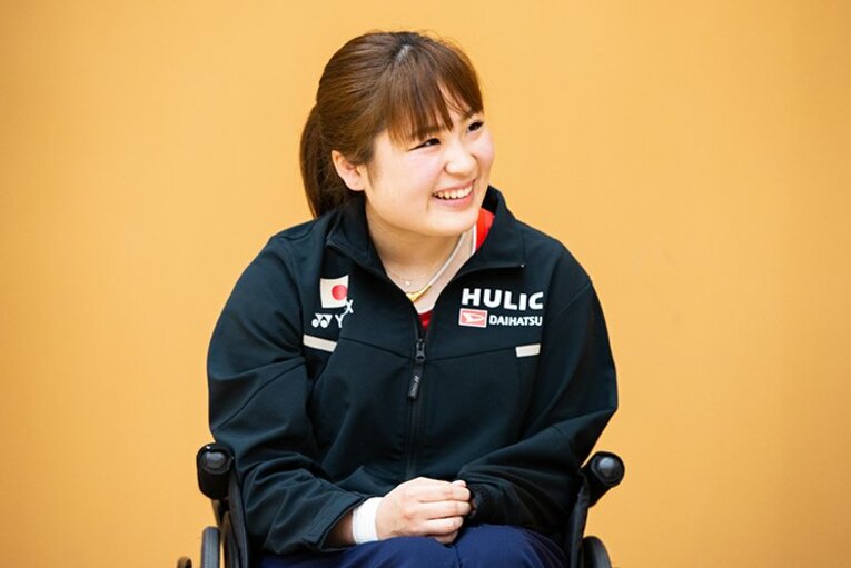 〈金メダル獲得〉松岡修造がラリーで「わ！ 取れない！」に「キャハハ！」 パラバドミントン里見紗李奈は“ゆるふわ”だけどスゴく“負けず嫌い”(18)